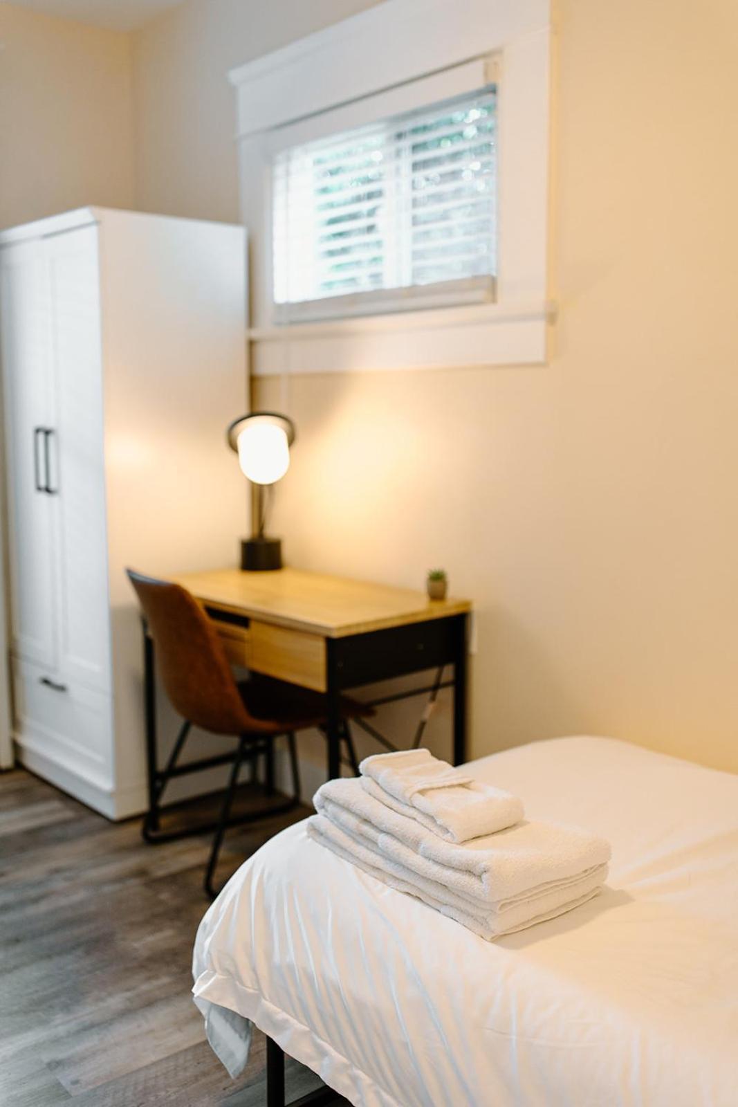Guest house Outsite - Golden Hill