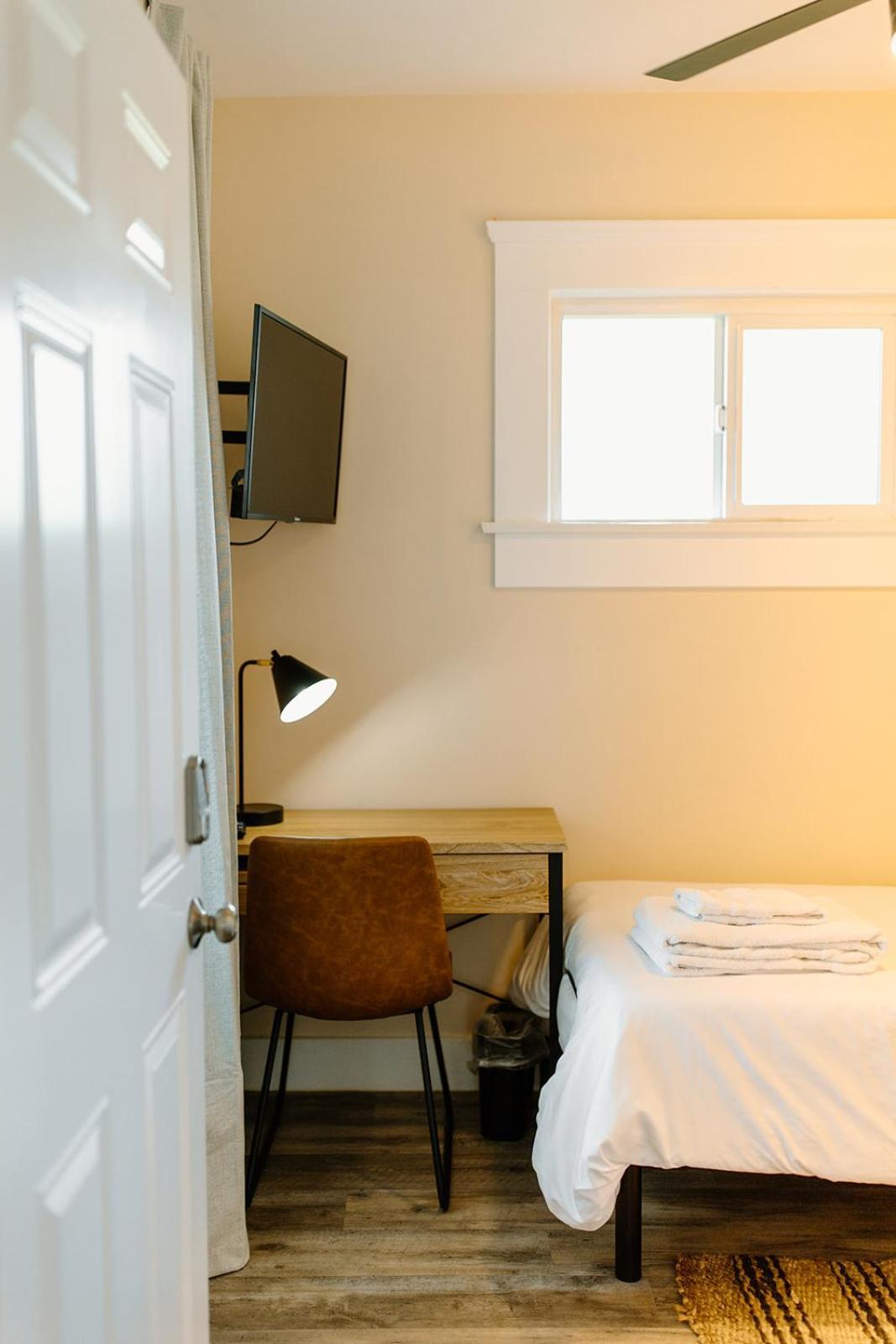 Outsite - Golden Hill Guest house *